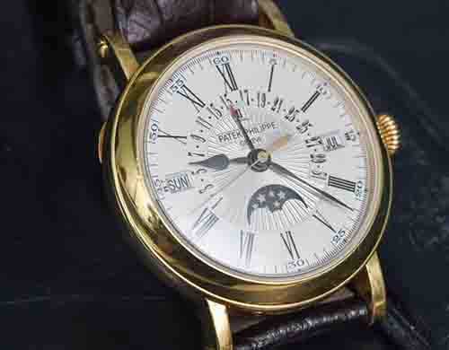 帕玛强尼手表表蒙划痕维修价格费用需要多少钱？